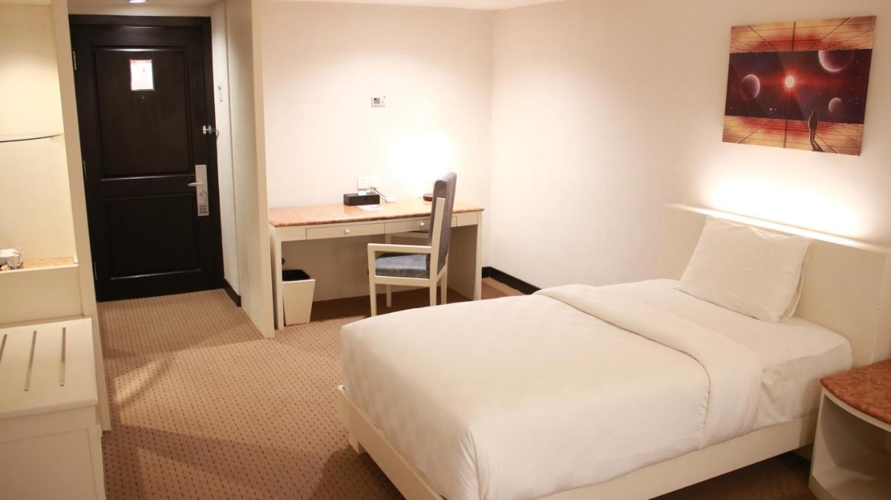 Beverly Hotel Batam Nagoya Exteriér fotografie