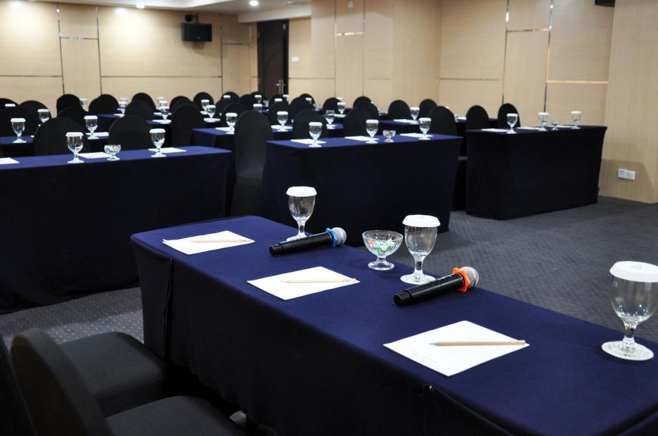 Beverly Hotel Batam Nagoya Exteriér fotografie