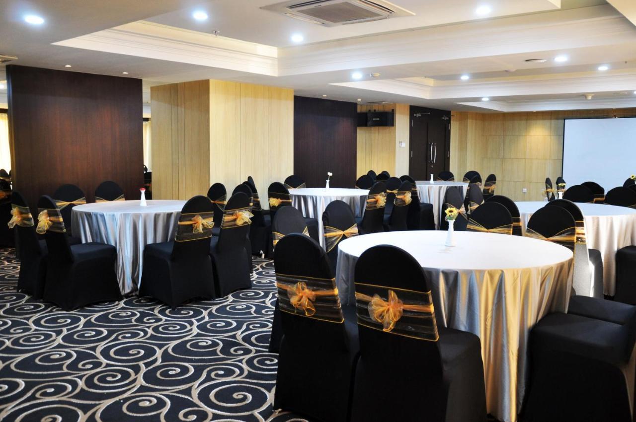 Beverly Hotel Batam Nagoya Exteriér fotografie
